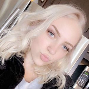 Meet your Posher, Juliana